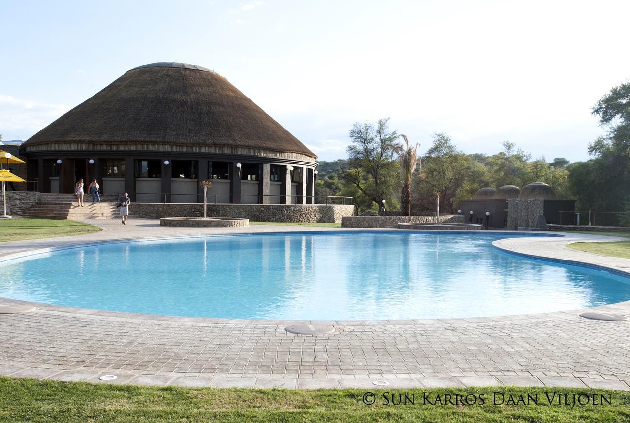 Daan Viljoen Game Lodge Виндхук Экстерьер фото
