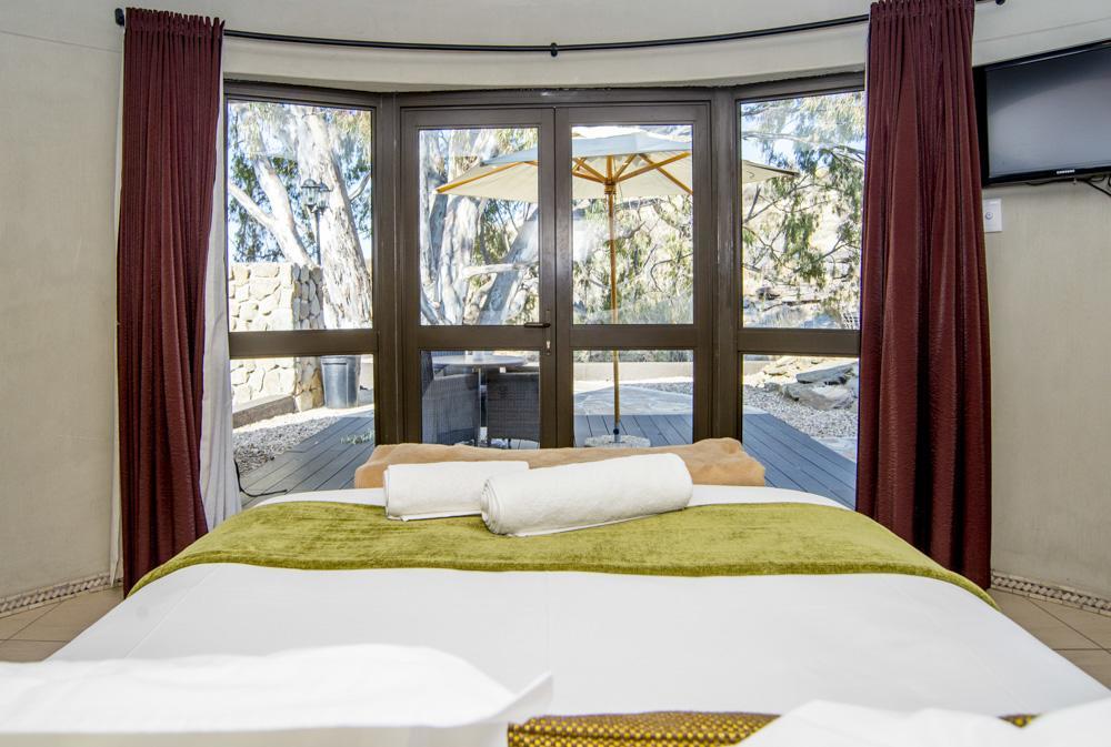 Daan Viljoen Game Lodge Виндхук Экстерьер фото